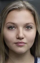 Миа МакКенна-Брюс